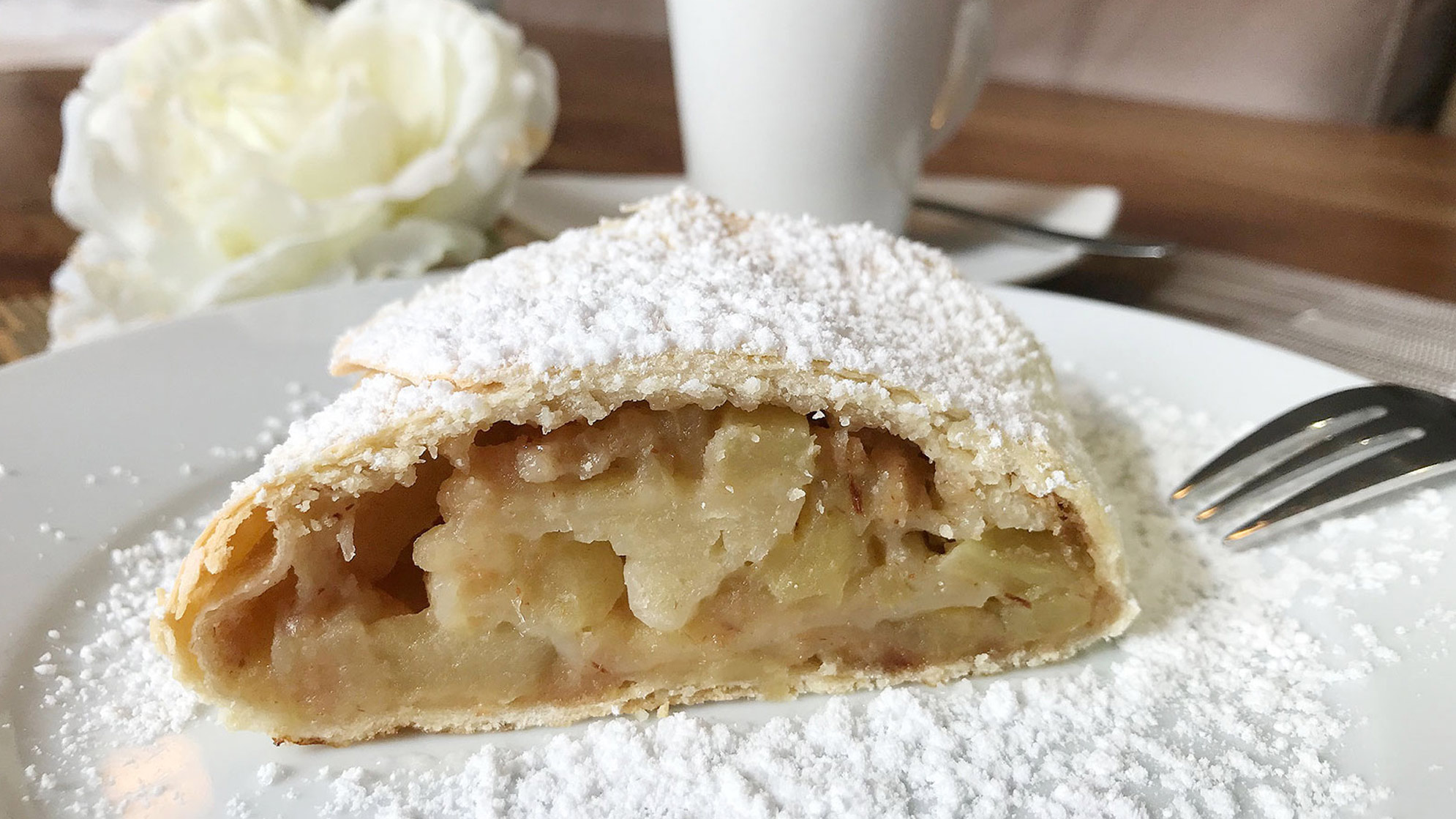 Apfelstrudel Rezept vom Berg Genuss Hotel Neustift im Stubaital